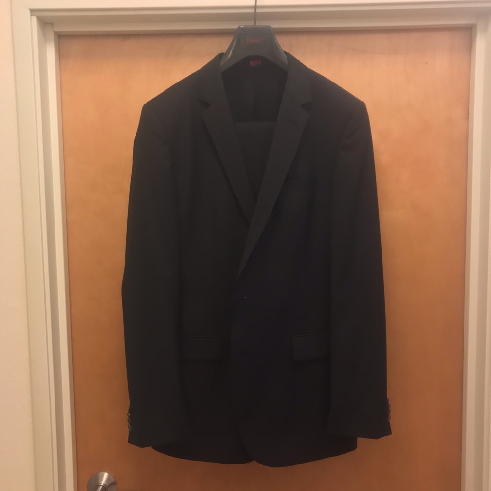 Men Suits Size 42 R Hugo Boss Like New